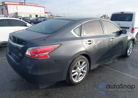 2015 Nissan Altima 2.5 S из США, поврежденный, VIN 1N4AL3AP5FC291472